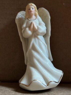 Vtg Lenox messenger of peace angel porcelain w/ gold trim 3.75”